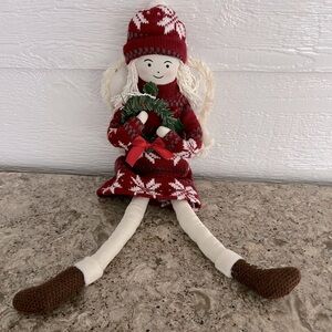 🌟 SALE $13 🌟 Knitted Christmas Angel Red Snowflake Dress Hat Wreath Decor Doll